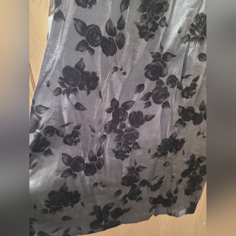 La Belle Fashions Y2k 90s Whimsigoth Metallic Rose Floral Print Maxi Skirt - Picture 5 of 6